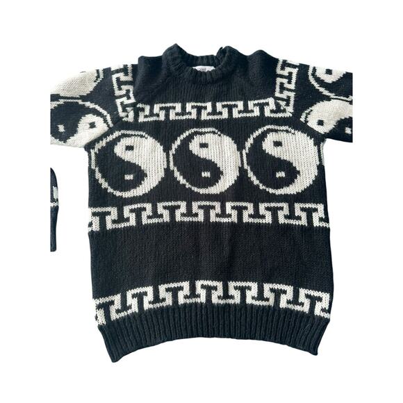 Cooke Collective XS Black & White Yin Yang Sweater Pre-Owned Retro 90s Aesthetic - Picture 6 of 7